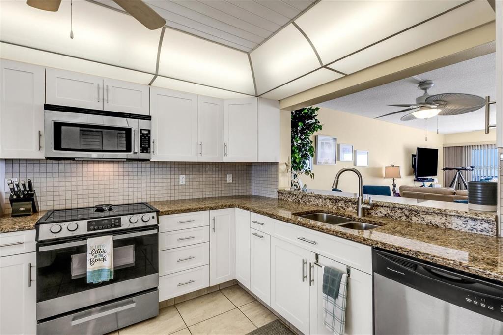 15000 Gulf Boulevard, Unit 703 Madeira Beach, FL 33708 - Photo 15 of 34