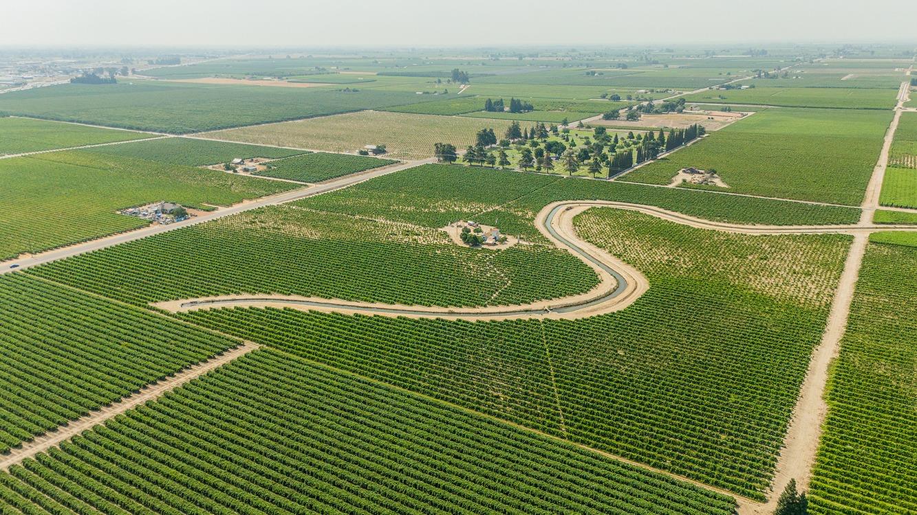 8353 South Fowler Avenue Fowler, CA 93625 - Photo 12 of 31