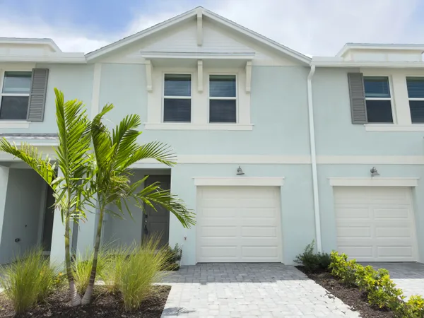 $309,680 | 646 Salisbury Circle, Fort Pierce, FL 34982