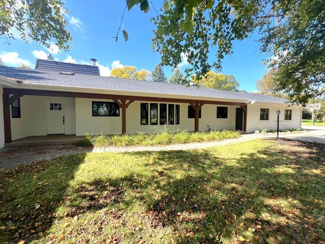 $897,000 | 3120 15th Street Southwest, Willmar, MN 56201