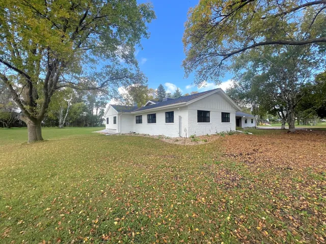 $897,000 | 3120 15th Street Southwest, Willmar, MN 56201