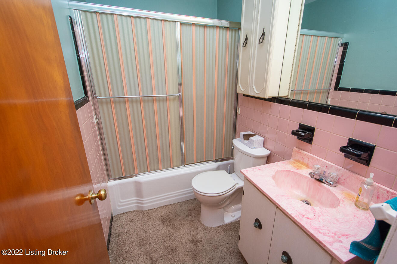 8705 Waltlee Road Louisville, KY 40291 - Photo 26 of 36 Waltlee -32