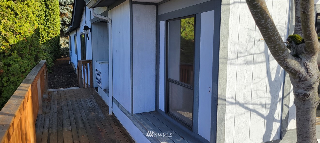 729 236th Place Southwest Bothell, WA 98021 - Photo 7 of 40 a view of a wooden door