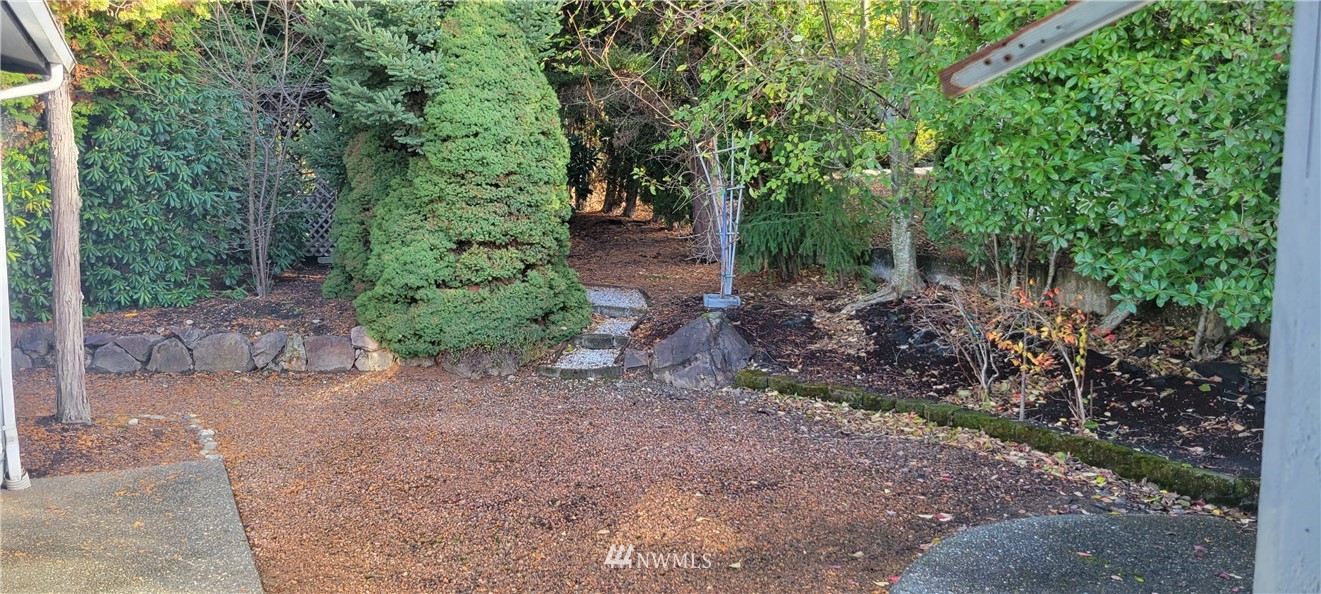 729 236th Place Southwest Bothell, WA 98021 - Photo 10 of 40 a view of a outdoor space