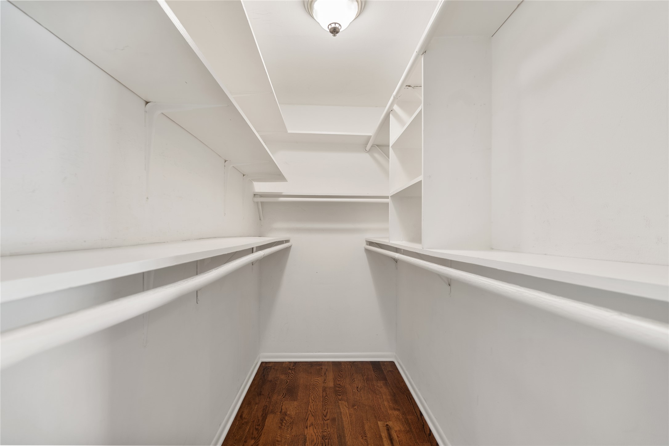 616 Teetshorn Street Houston, TX 77009 - Photo 11 of 50 Large Primary Suite Closet