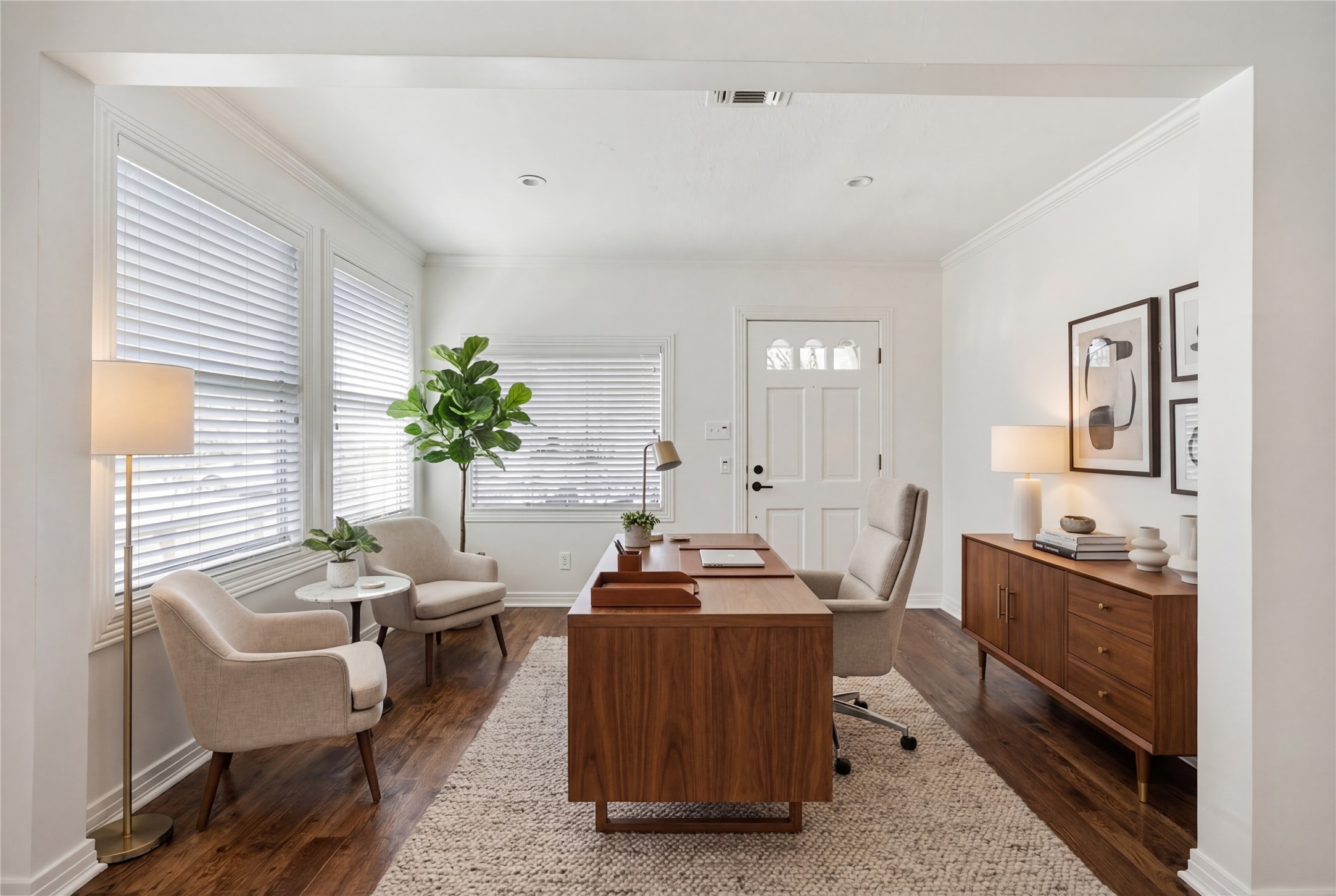 616 Teetshorn Street Houston, TX 77009 - Photo 4 of 50 *Virtually Staged*