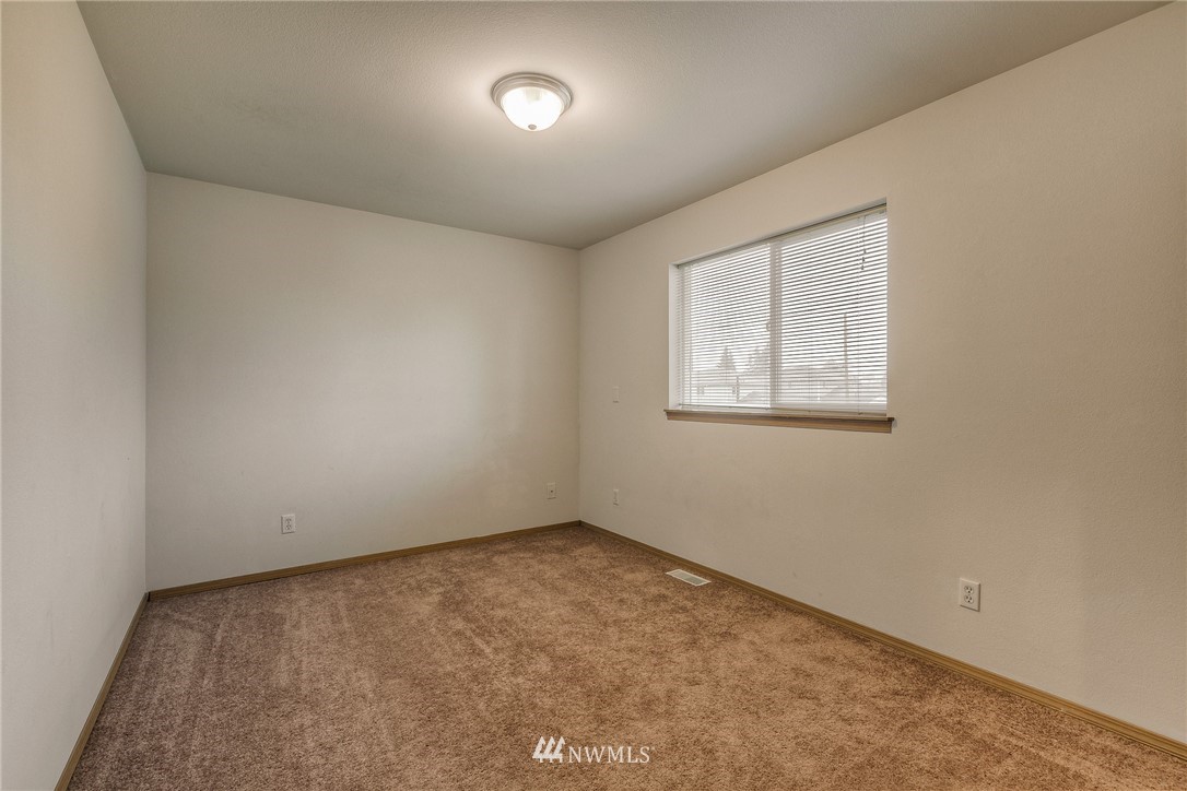 1124 Maple Street Everett, WA 98201 - Photo 13 of 17 Gallery Image 13