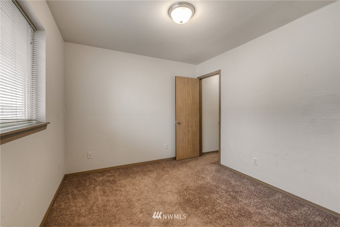 1124 Maple Street Everett, WA 98201 - Photo 14 of 17 Gallery Image 14