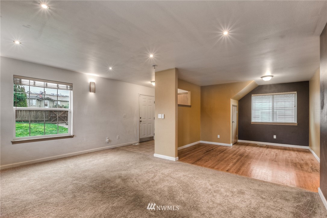 1124 Maple Street Everett, WA 98201 - Photo 3 of 17 Gallery Image 3