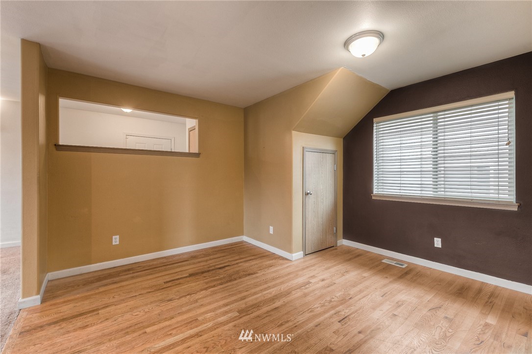 1124 Maple Street Everett, WA 98201 - Photo 6 of 17 Gallery Image 6