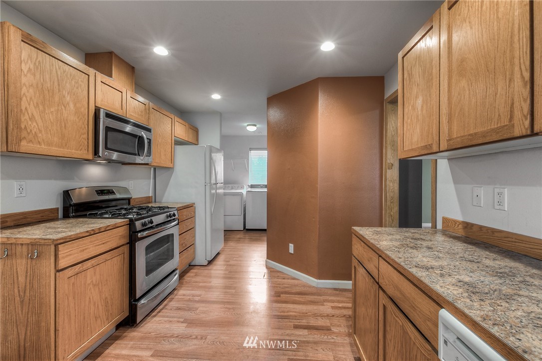 1124 Maple Street Everett, WA 98201 - Photo 8 of 17 Gallery Image 8