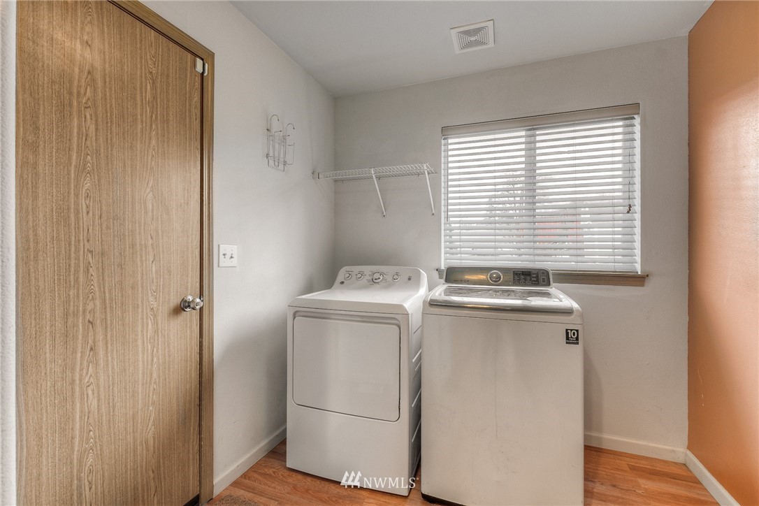 1124 Maple Street Everett, WA 98201 - Photo 10 of 17 Gallery Image 10