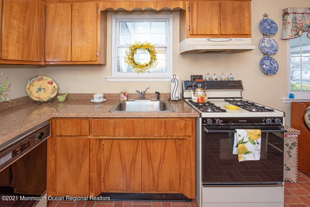 973 Hyson Road Jackson, NJ 08527 - Photo 13 of 38 Kitchen 3