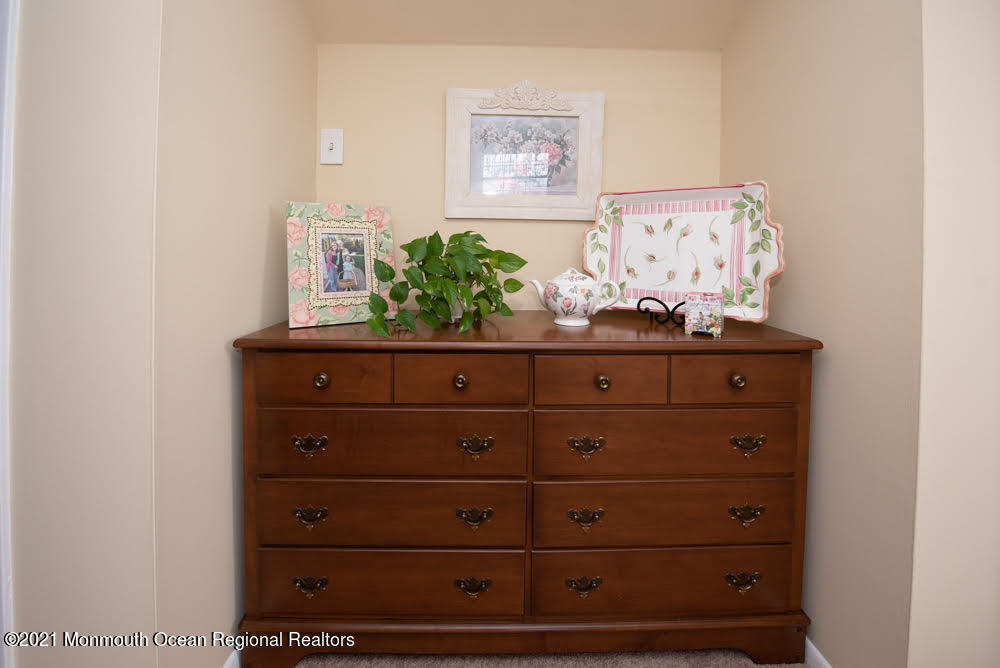 973 Hyson Road Jackson, NJ 08527 - Photo 26 of 38 Bedroom 4 alcove