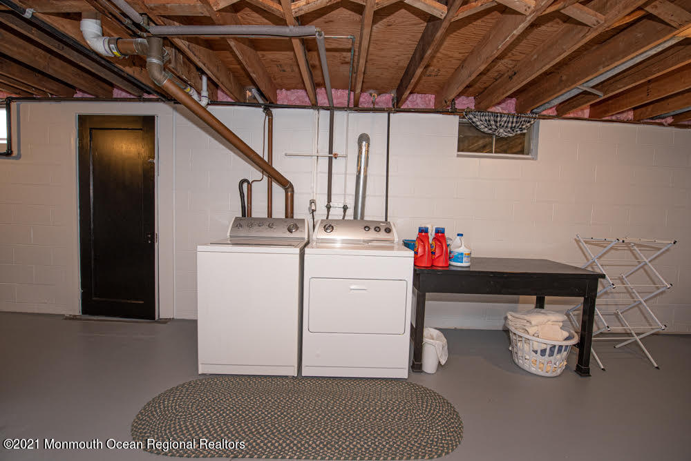973 Hyson Road Jackson, NJ 08527 - Photo 30 of 38 Laundry area and Door to Bilco