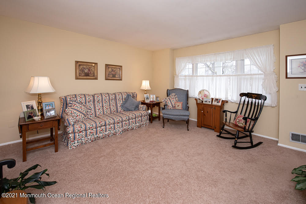 973 Hyson Road Jackson, NJ 08527 - Photo 5 of 38 Living Room from Hallway