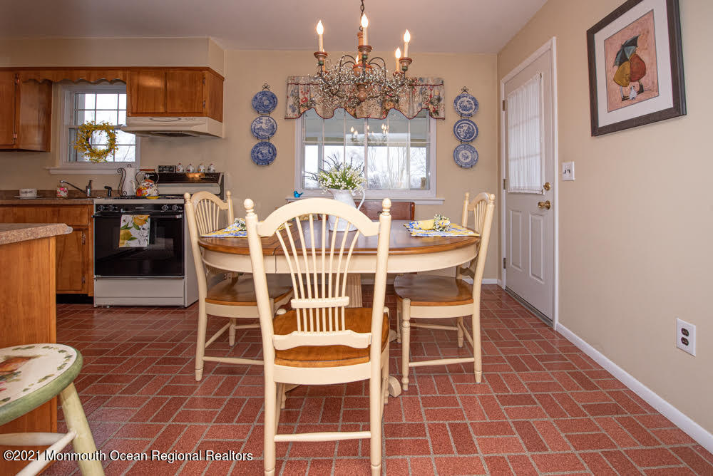 973 Hyson Road Jackson, NJ 08527 - Photo 9 of 38 Dining Room