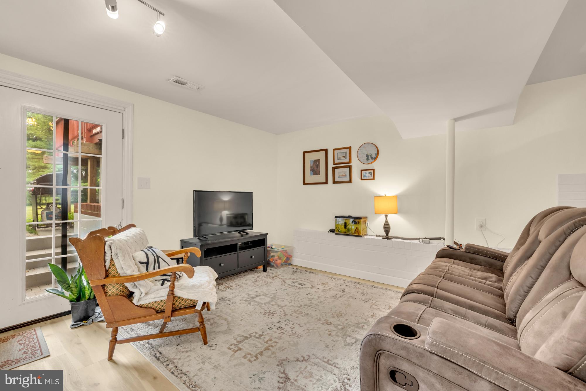 6616 Kerns Road Falls Church, VA 22042 - Photo 25 of 29