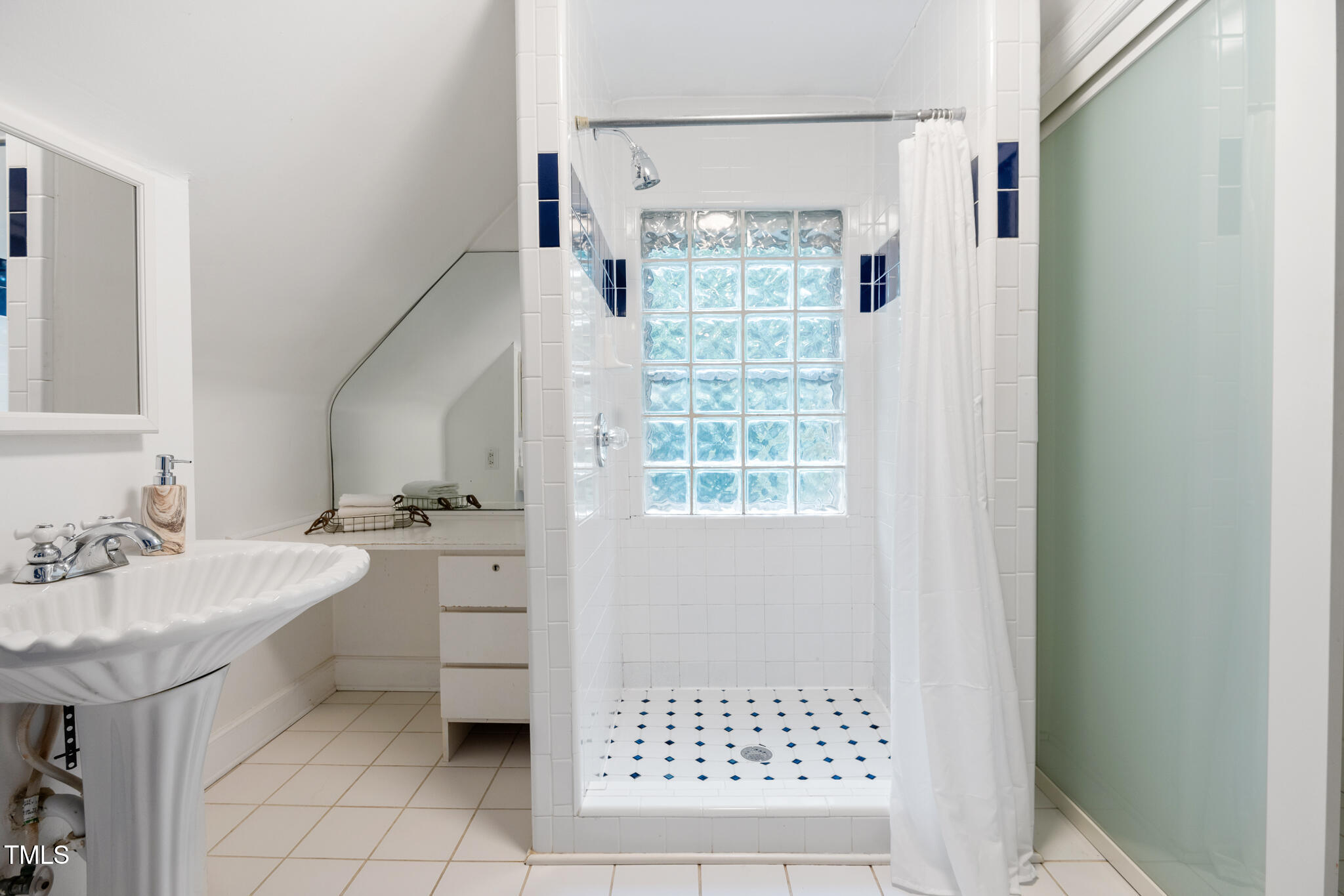 406 East Markham Avenue Durham, NC 27701 - Photo 33 of 66 Primary Bath