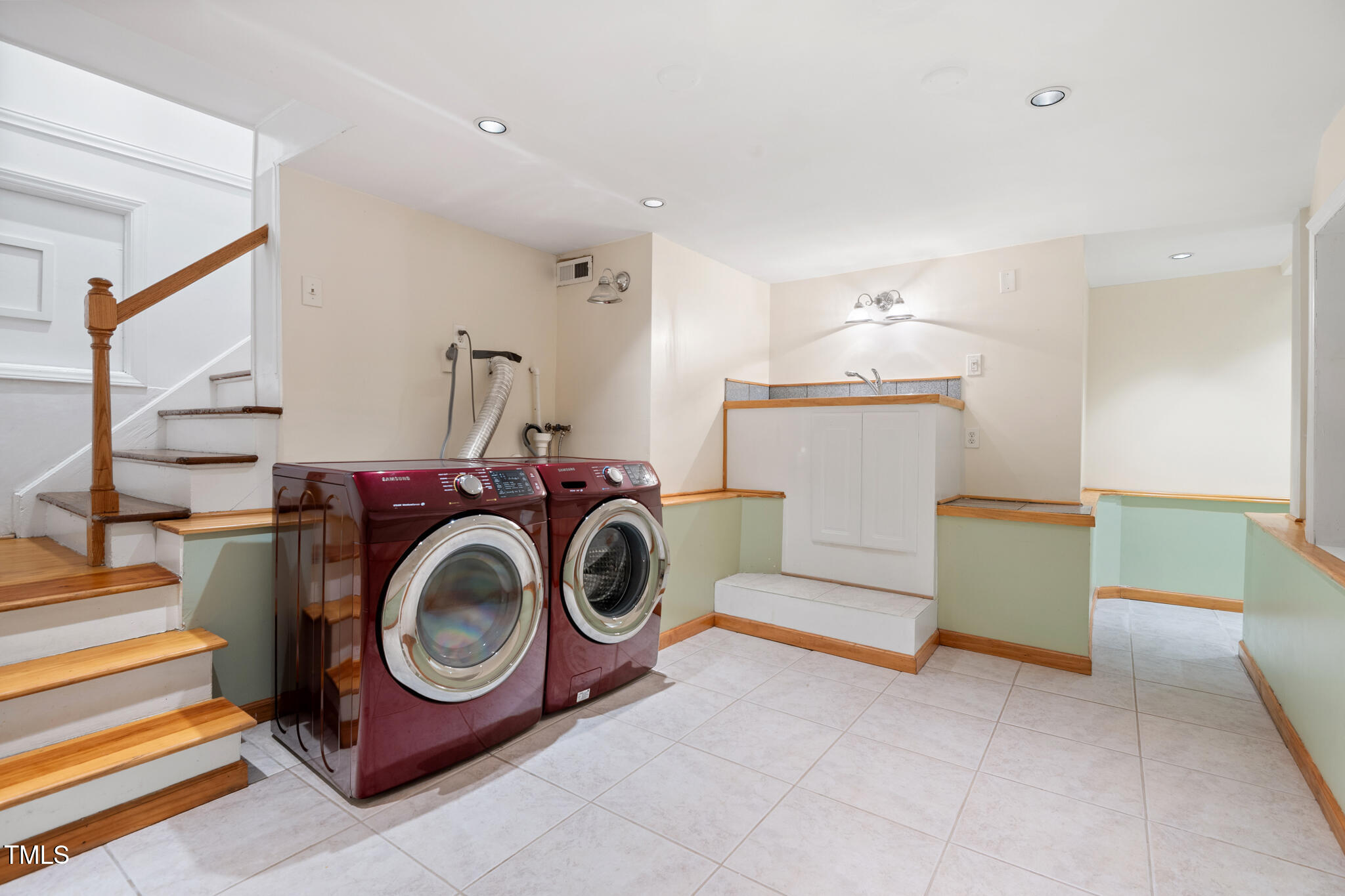 406 East Markham Avenue Durham, NC 27701 - Photo 48 of 66 Laundry Room Appliances Convey