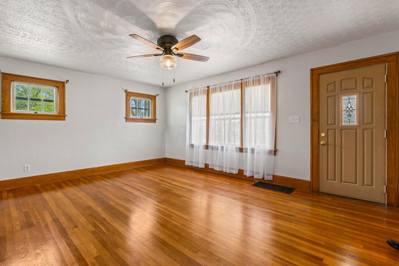 1245 Mt Vernon Road Newark, OH 43055 - Photo 4 of 34 DSC04581