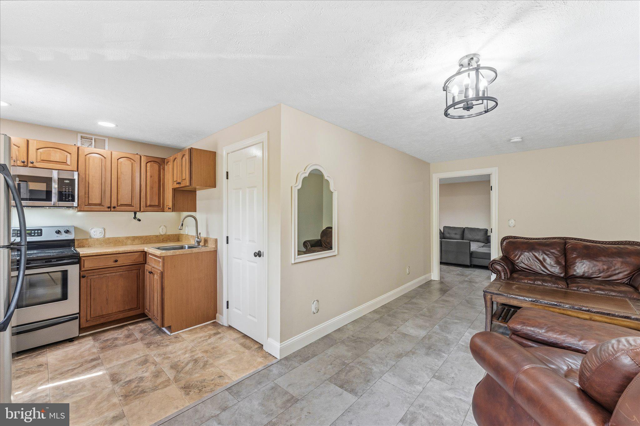 288 Locust Grove Road Front Royal, VA 22630 - Photo 19 of 42 2nd Kitchen