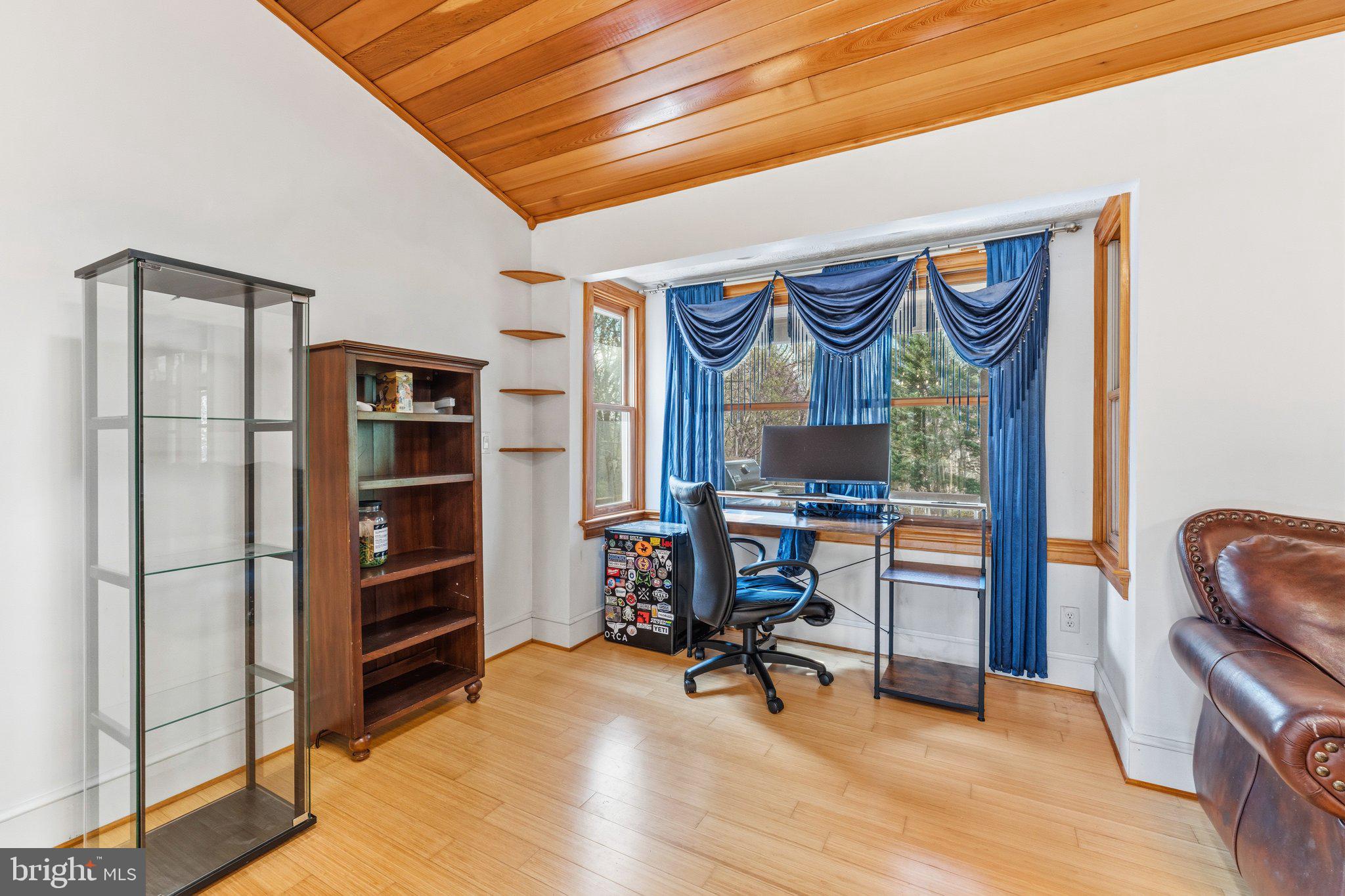 288 Locust Grove Road Front Royal, VA 22630 - Photo 2 of 42 Office Nook