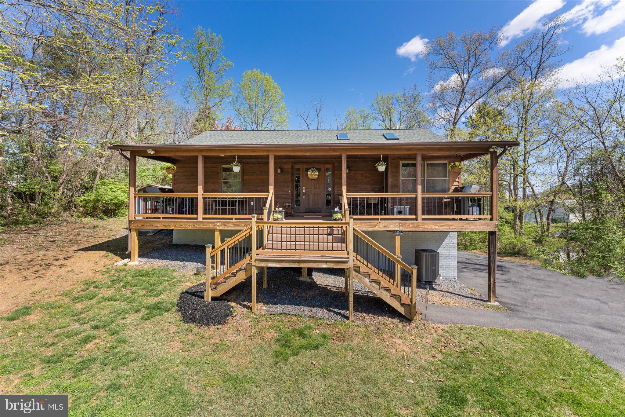 288 Locust Grove Road Front Royal, VA 22630 - Photo 4 of 42 Move-In Ready Log Cabin