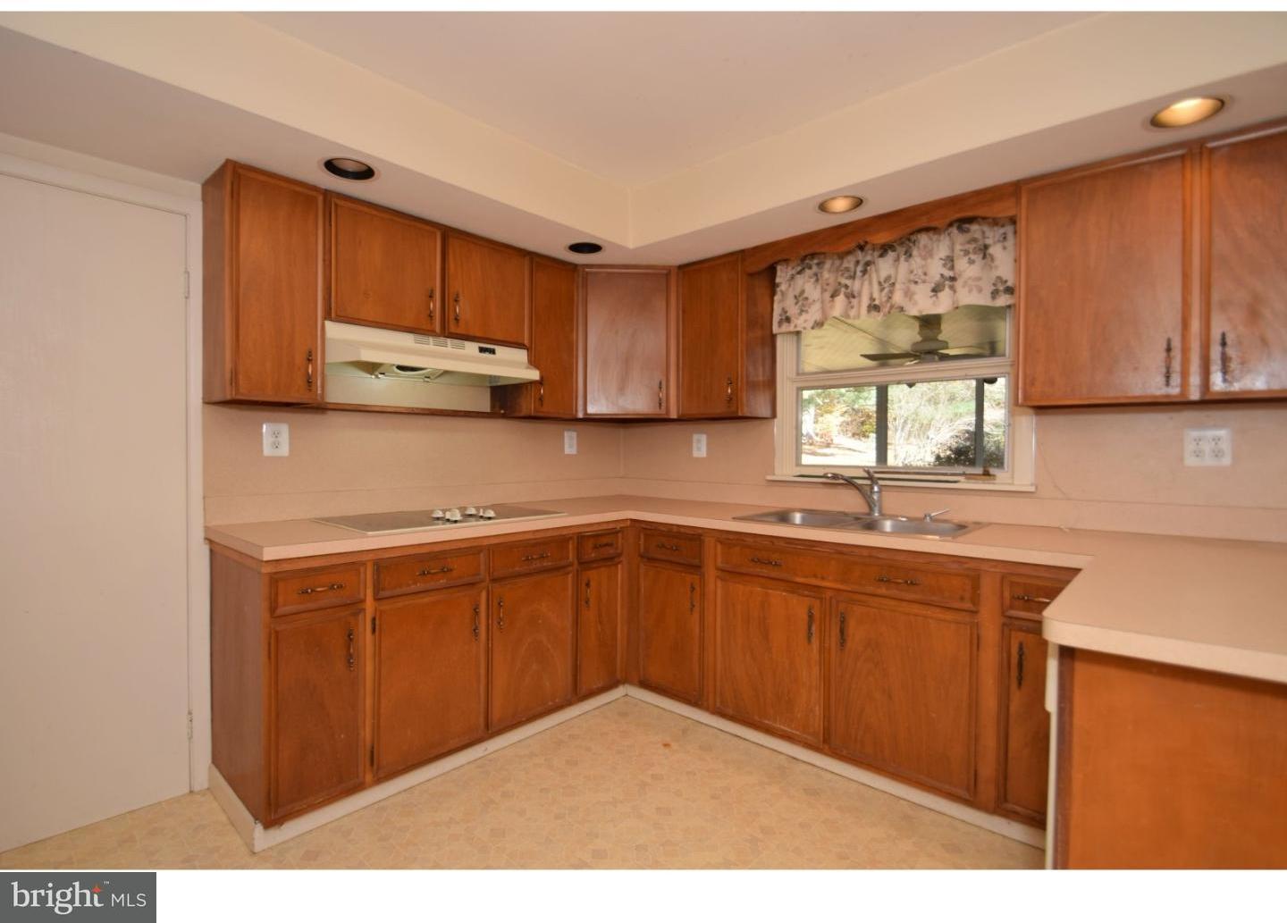 1048 Horsham Road Ambler, PA 19002 - Photo 11 of 25 Kitchen