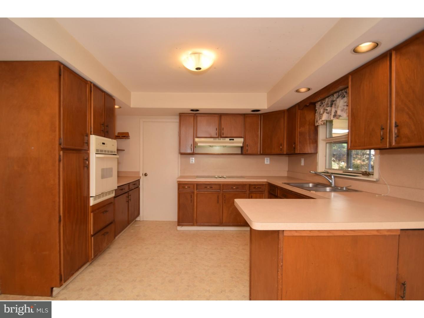 1048 Horsham Road Ambler, PA 19002 - Photo 10 of 25 Kitchen