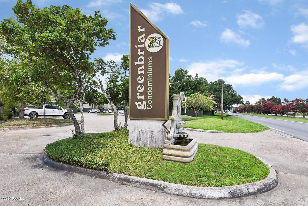 220 Doucet Road, Unit 207A Lafayette, LA 70503 - Photo 4 of 24 Greenbriar Community Photos 2