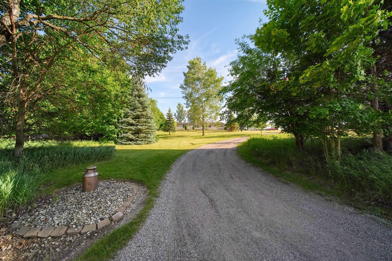 13465 Horning Road Brooklyn, MI 49230 - Photo 1 of 57