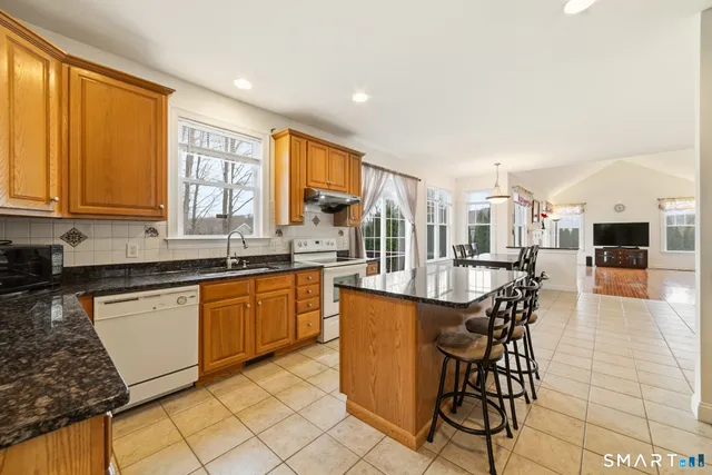 $679,900 | 12 Red Oak Lane, Seymour, CT 06483