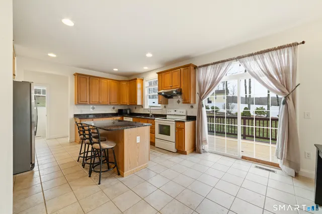 $679,900 | 12 Red Oak Lane, Seymour, CT 06483