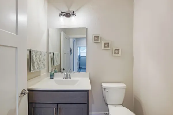 $749,900 | 1390 Foxwood Pass, Oconomowoc, WI 53066