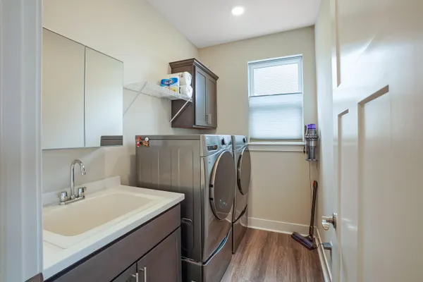 $749,900 | 1390 Foxwood Pass, Oconomowoc, WI 53066