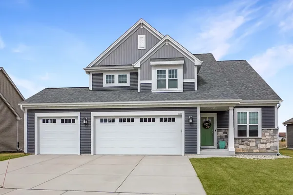 $749,900 | 1390 Foxwood Pass, Oconomowoc, WI 53066