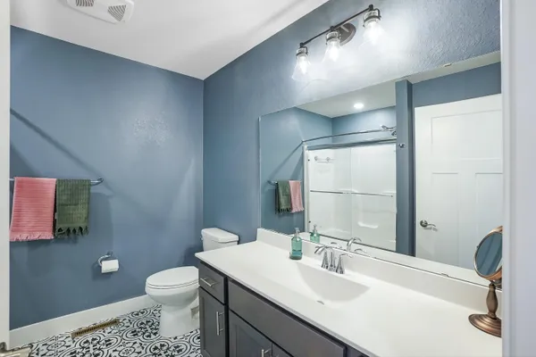 $749,900 | 1390 Foxwood Pass, Oconomowoc, WI 53066