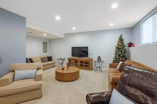 $749,900 | 1390 Foxwood Pass, Oconomowoc, WI 53066