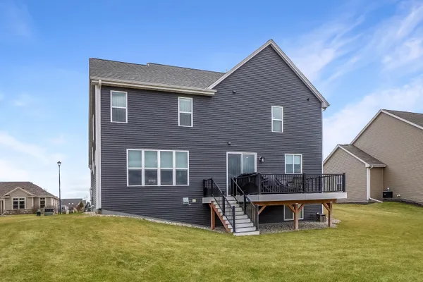 $749,900 | 1390 Foxwood Pass, Oconomowoc, WI 53066