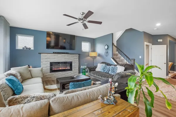 $749,900 | 1390 Foxwood Pass, Oconomowoc, WI 53066