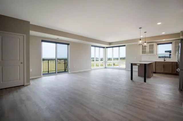 $2,385 | 6450 37th Avenue Northwest, Unit 110, Rochester, MN 55901