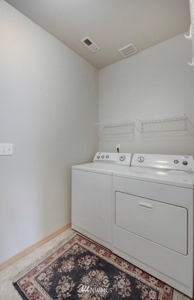 316 Yakima Place Southeast Renton, WA 98059 - Photo 11 of 19 Gallery Image 11
