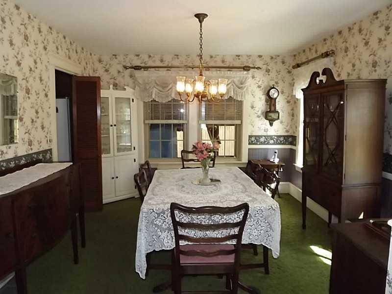 213 Airport Road Warwick, RI 02889 - Photo 8 of 25 Dining Room.