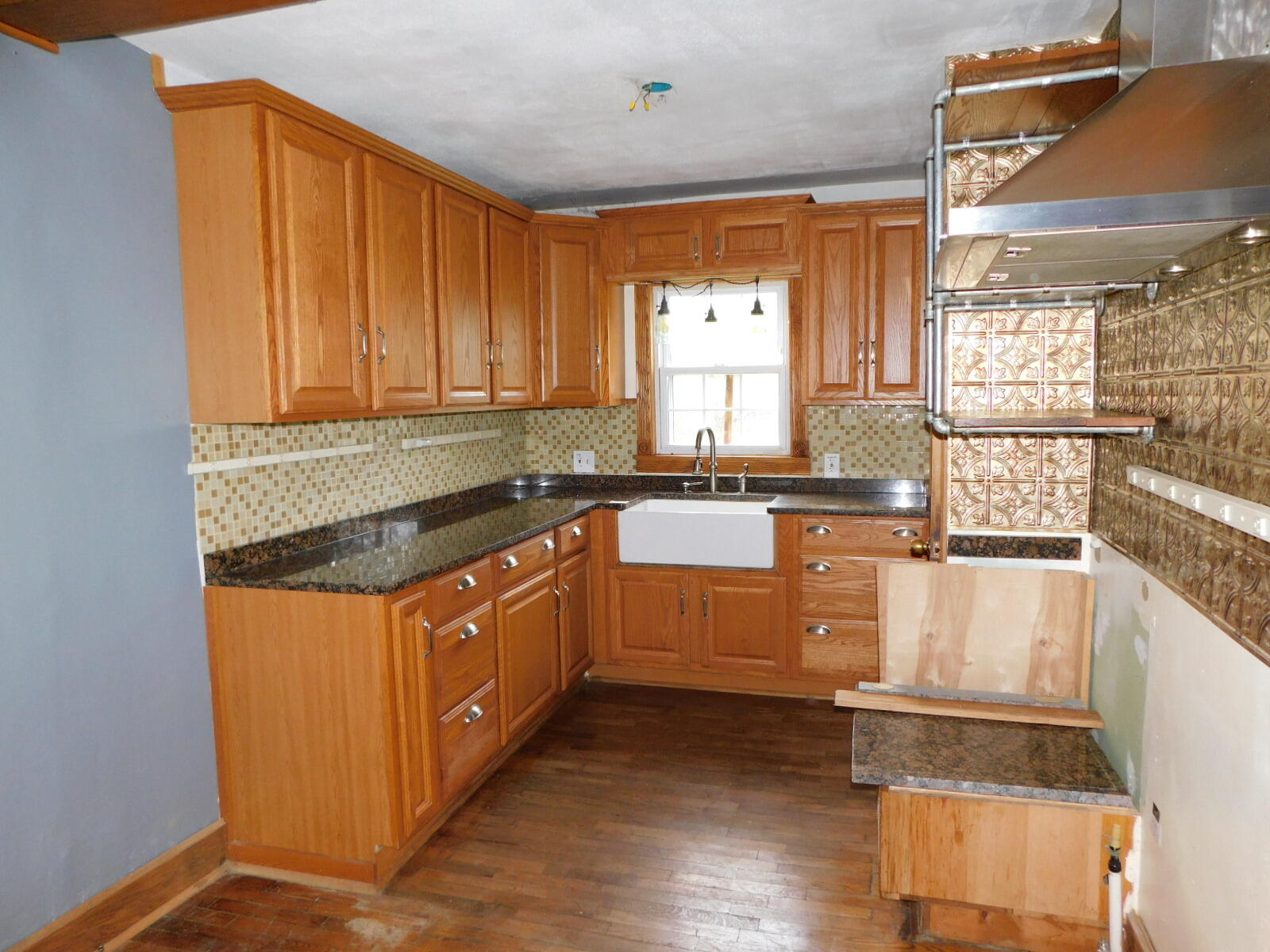 3453 Riverside Road Benton Harbor, MI 49022 - Photo 7 of 31 DSCN7557