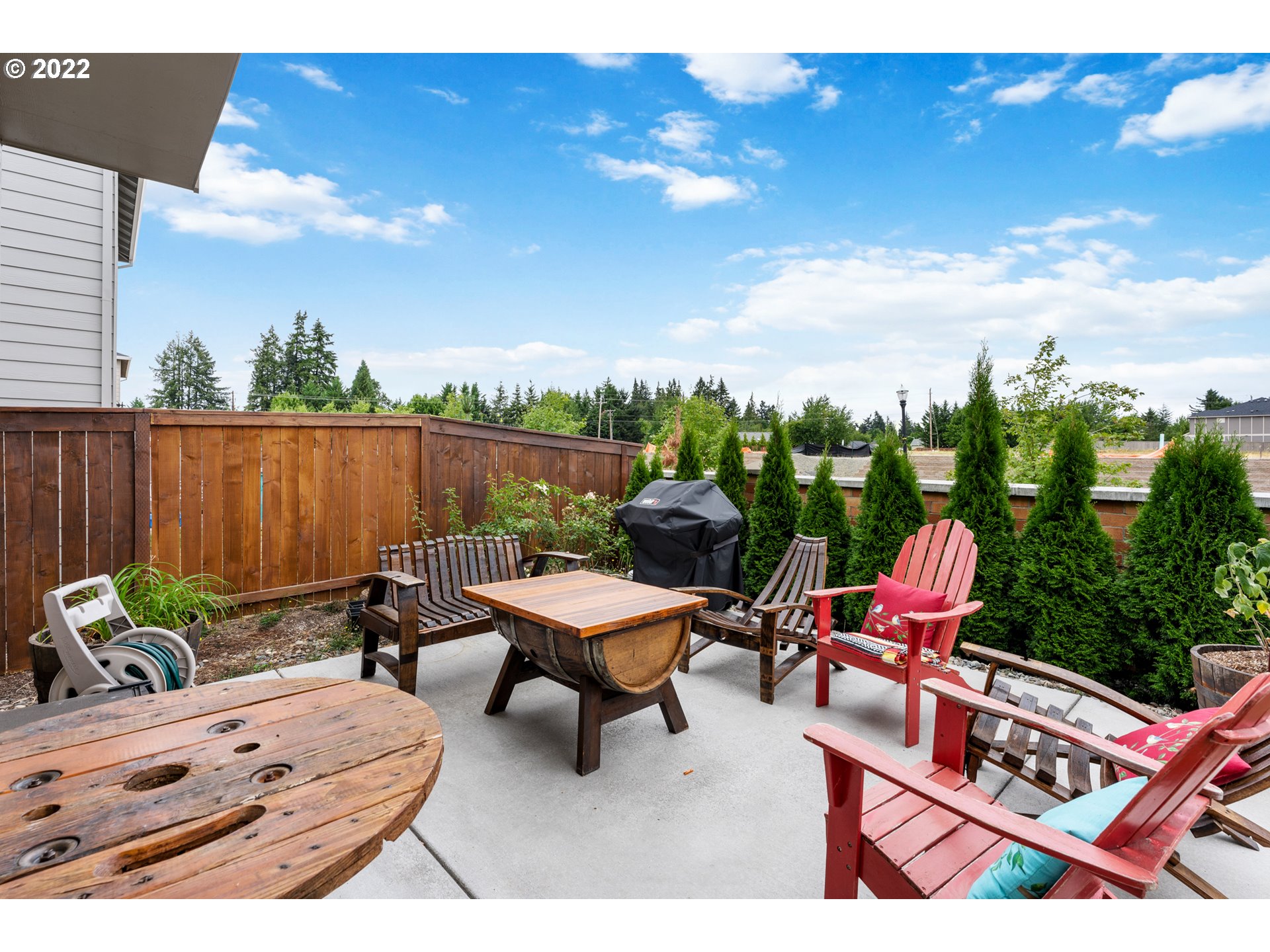 2256 South Meadowlark Dr. Ridgefield, WA 98642 - Photo 28 of 32 a outdoor space with furniture