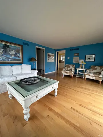 $2,500 | 11605 North Sunrise Drive, Syracuse, IN 46567