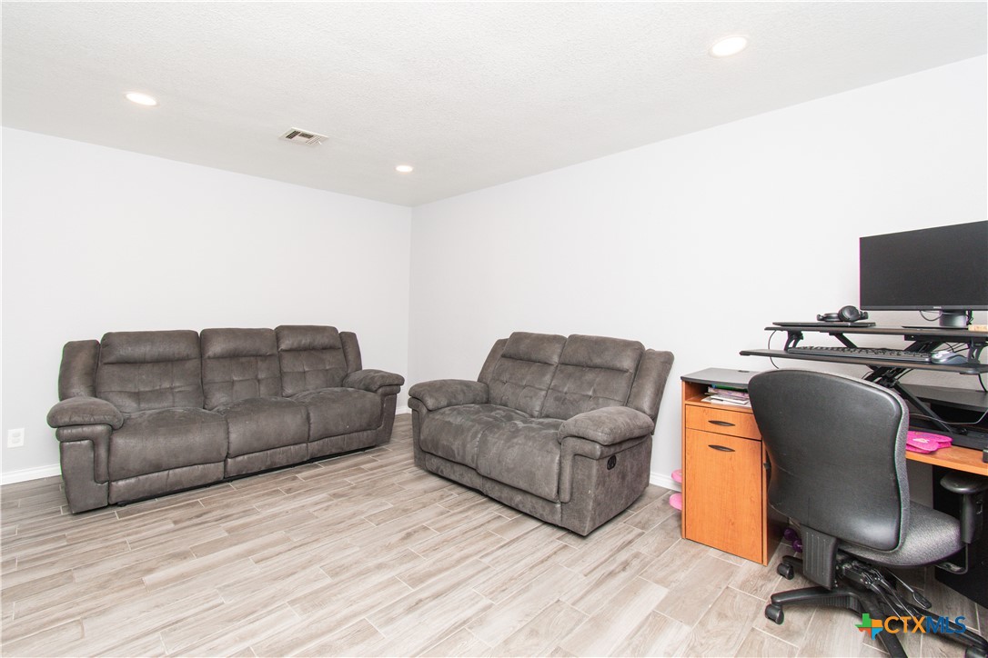 3601 Keller Road Temple, TX 76504 - Photo 9 of 23 front living space