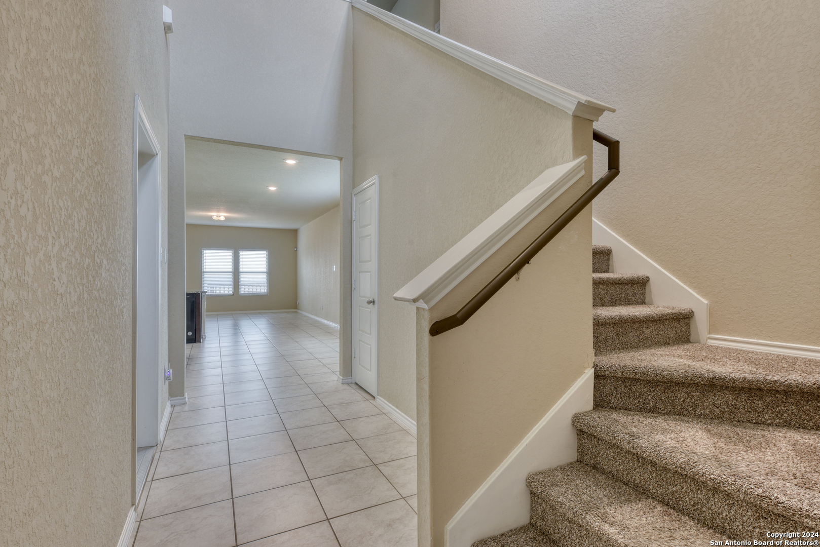 10546 Midsummer Meadow Converse, TX 78109 - Photo 2 of 18 a view of entryway and hall with a rug