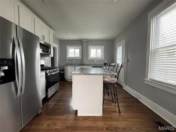 $2,950 | 729 Luckystone Avenue, St. Louis, MO 63122